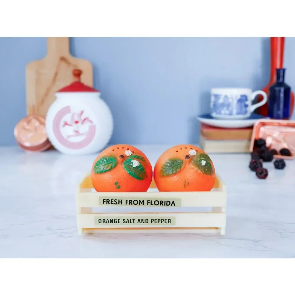 VTG Florida Orange in Crate Salt Pepper Shakers MCM Retro Cottagecore Farmhouse